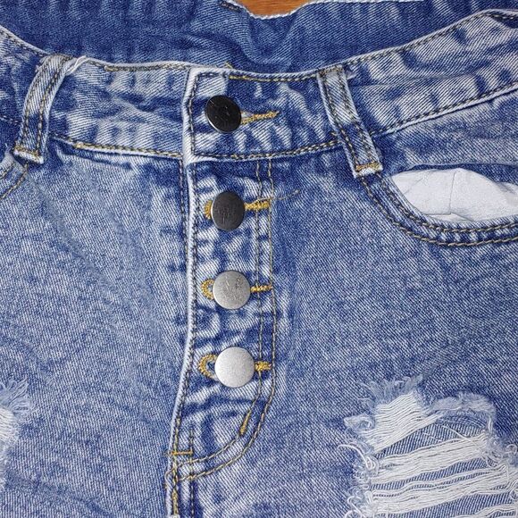 Shein button fly Distressed jean shorts Sz M NWOT - Picture 3 of 9